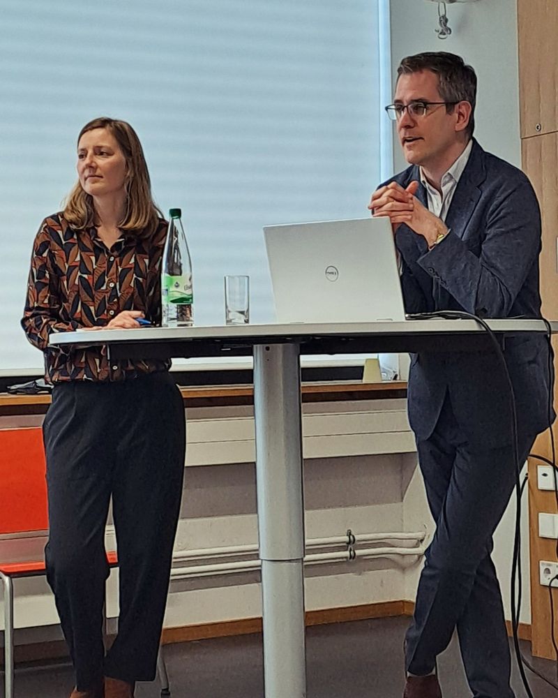 It was wonderful to have @NoamLupu as a guest at @PoWiMZ in Mainz. After @ElsasserLea introduced him, Noam presented his work with @Nick_Carnes_ on 'keeping workers off the ballot.' I very much look forward to reading the book they are working on!