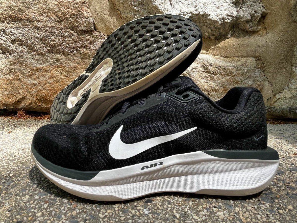 The Nike Winflo 11 is a shoe for anyone! It’s such a versatile shoe and wears many hats. You can use them for training, for short runs and they are stylish enough to wear for running errands. - bit.ly/4b1gEYz