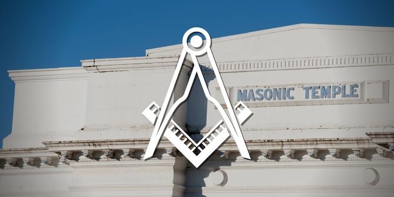 What are the benefits and drawbacks of a Grand Master’s Class versus those of the traditional process of going through the three degrees of Freemasonry? masonicfind.com/grand-masters-…