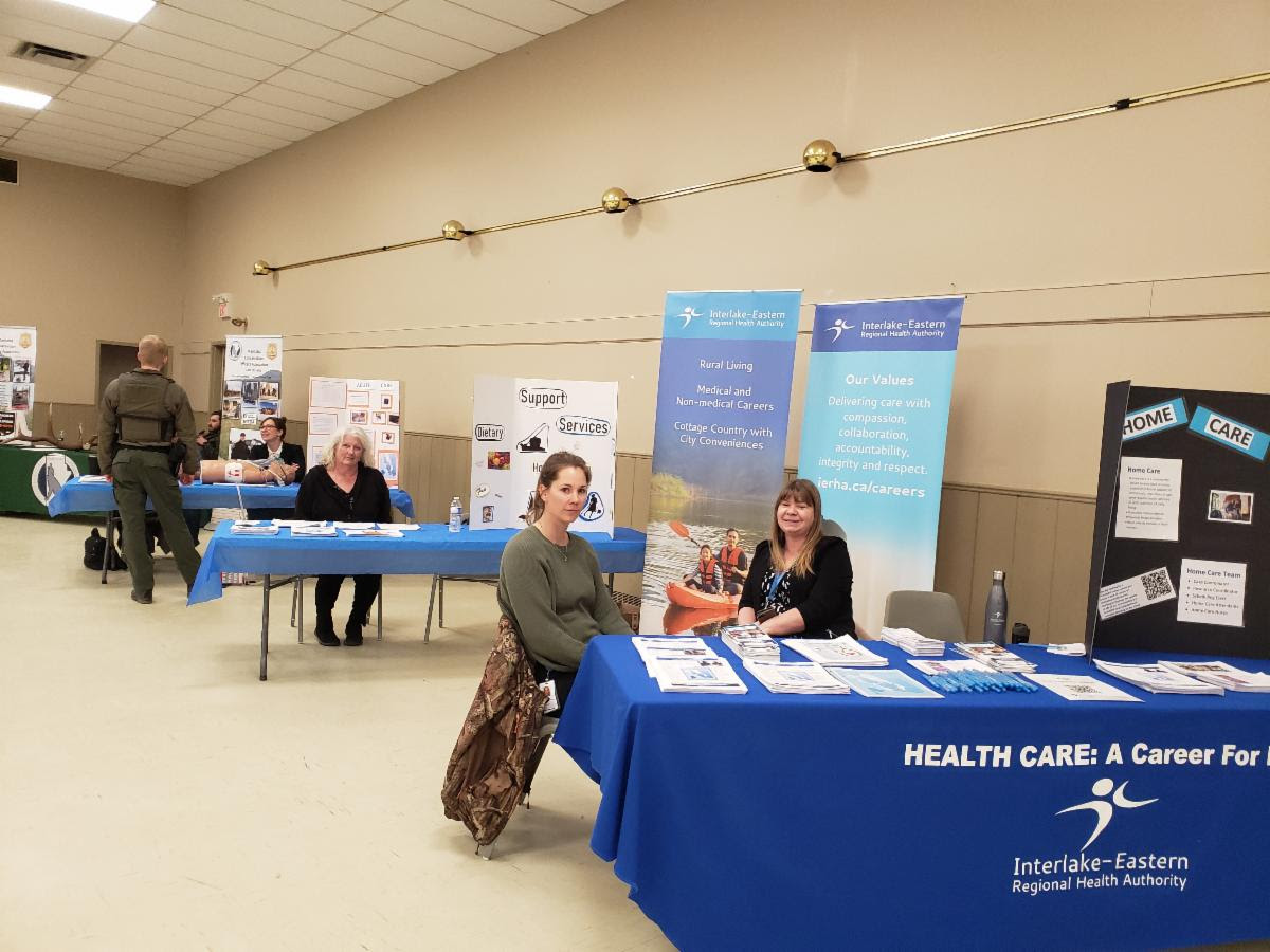Two weeks ago, IERHA staff attended a career fair at Ashern Hall that saw about 70 people attend! It was wonderful to see so many people excited about careers in healthcare.

Our thanks to Fieldstone Ventures and the community of Ashern for hosting us!