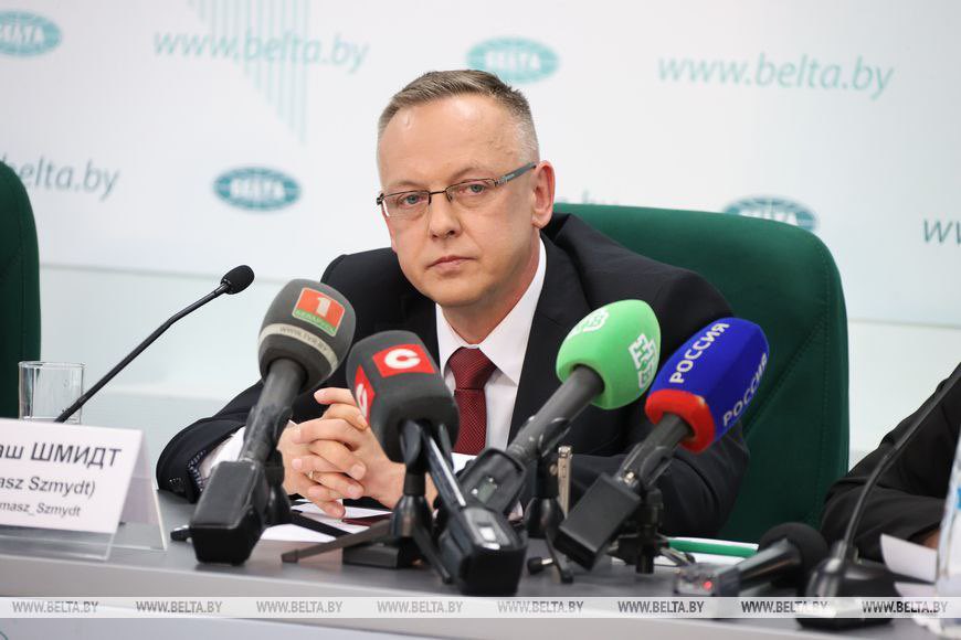 Tomasz Szmydt, polish judge went to Belarus and asked for political asylum. He was involved in domestic political conflict in Poland🇵🇱 It’s clear he worked for Belarusian regime. It’s a perfect example of how Russia destabilises political situation in other countries.