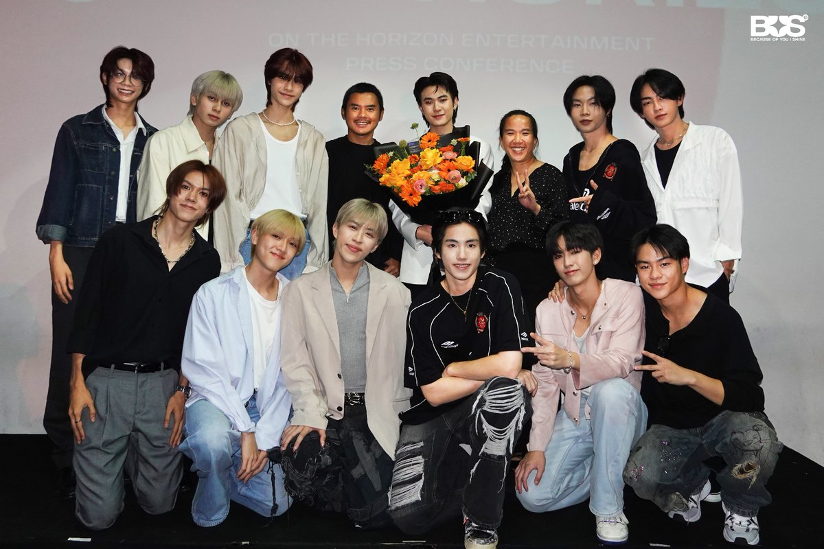 BUS_SONRAY's tweet photo. พวกเราขอแสดงความยินดีกับ @jackiejackrin  ในงาน #OTH_PressConference  ด้วยนะครับ 🤍✨

#JackieJackrin #OTH_Ent
#BUSbecauseofyouishine 
#SONRAYMUSIC https://t.co/XRPjiEDiSb