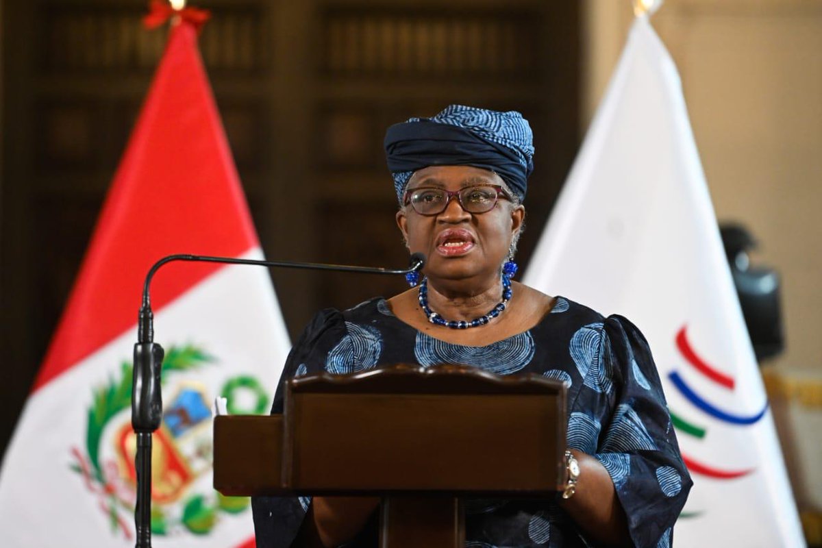 Le doy la mas cálida bienvenida a la señora Ngozi Okonjo-Iweala, directora general de la @OMC_es, quien hoy inició su visita oficial a nuestro país siendo recibida por la señora presidenta constitucional Dina Boluarte en Palacio de Gobierno.