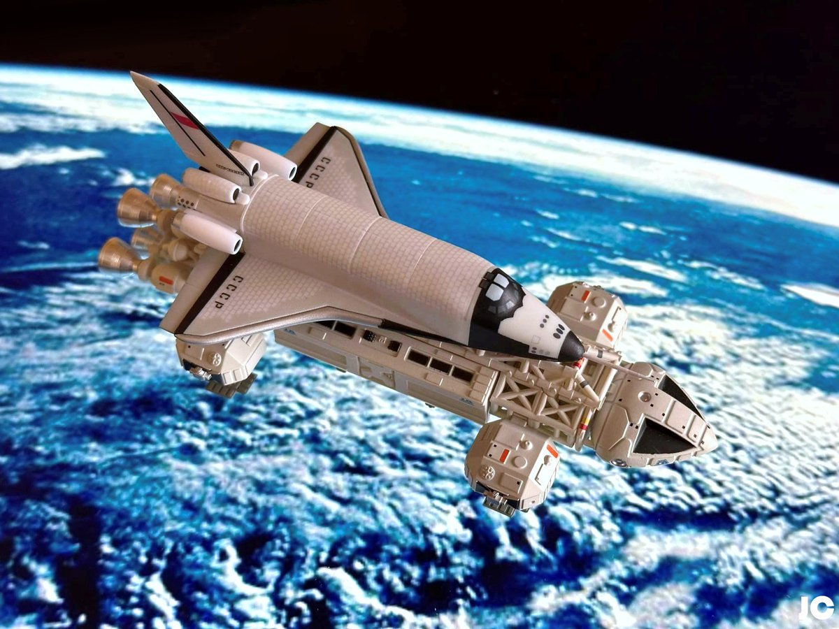 Buran OK-GLI / BTS-002 on top a SCE (Shuttle Carrier Eagle) 😁😉 #Space1999 #Eagle #Buran #whatif #spaceships