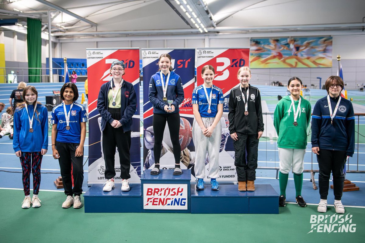 A super silver 🥈for Hannah in the Girls U14 Sabre at British Fencing British Youth Championships in Sheffield! Congratulations Hannah and big thanks to @NLewis24 for coaching and supporting #bycs2024 #britishfencing #southwest #sabrefencing #ThanksCoach