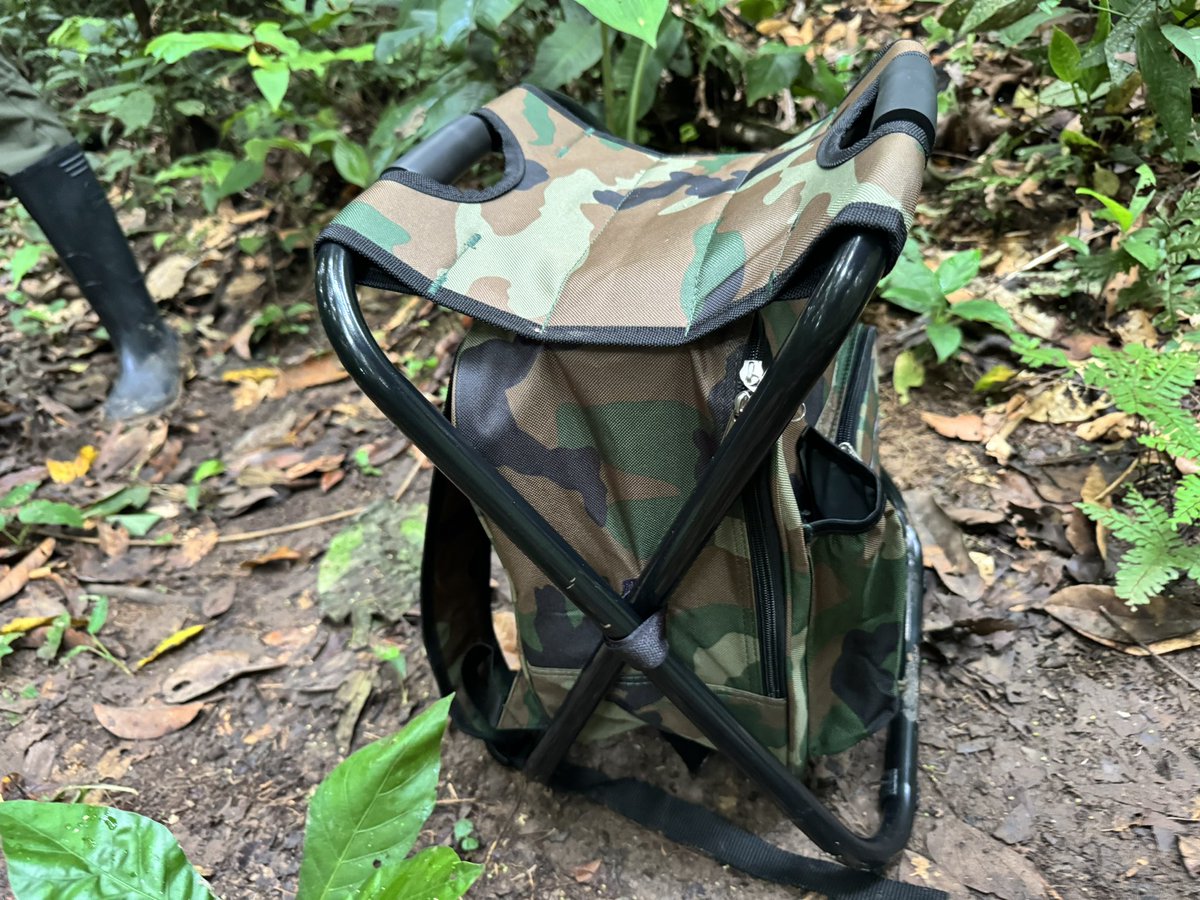 Field ethologists, I highly recommend this bag for wildlife research. You could sit down anytime to score or record animal behavior. There’s an insulated cooler inside to keep the samples cool/equipment dry. This thing made my field days. 🏃‍♀️💚 #rainforestEEB #wildlifephotography