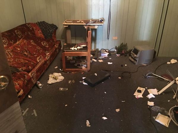 Corona_Realty's tweet image. 🏠💔 Landlord life: challenges abound! From damaged units to unpaid rent, let's navigate these hurdles together. Don't wait for problems to pile up – reach out for help finding the right tenant! #LandlordProblems #RentalChallenges