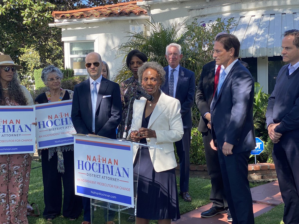 #HappeningNow Former LA County District Attorney Jackie Lacey endorses @NathanHochmanDA - at the spot where her father was shot decades ago. Lacey “The impact of a crime on a victim doesn’t begin and end with that day.” @ABC7