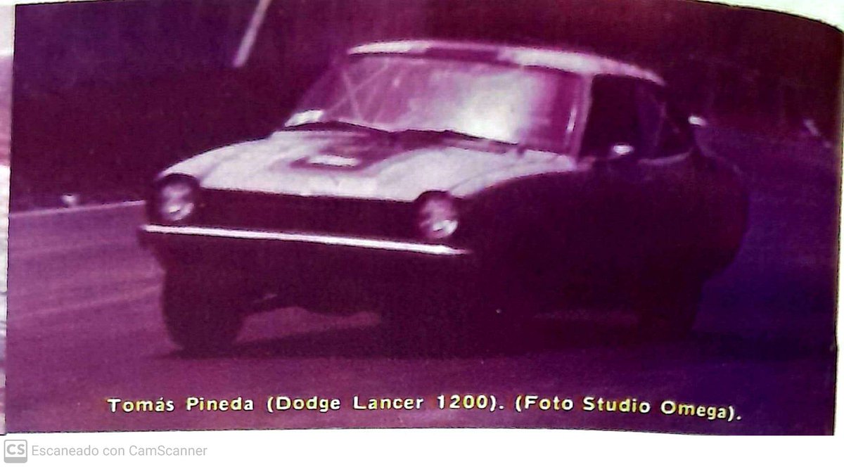 Allá por 1979, en este Dodge Lancer corría en el Autódromo El Jabalí, Tomás 'Flaco' Pineda, ex arquero de @LaSelecta_SLV y varios equipos de la @primerafutboles @DiegoColonES @FutbolRetroESA