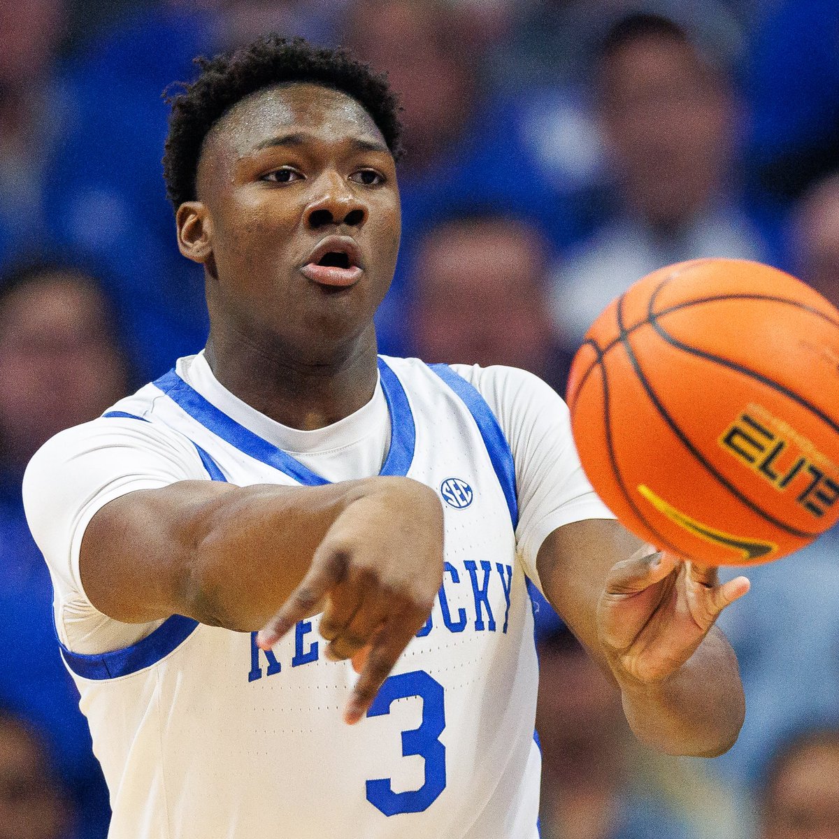 NEWS: Kentucky transfer Adou Thiero has committed to Arkansas, he told ESPN. Thiero, a projected first round pick in 2025, is the fifth former Kentucky pledge to reunite with John Calipari at Arkansas.