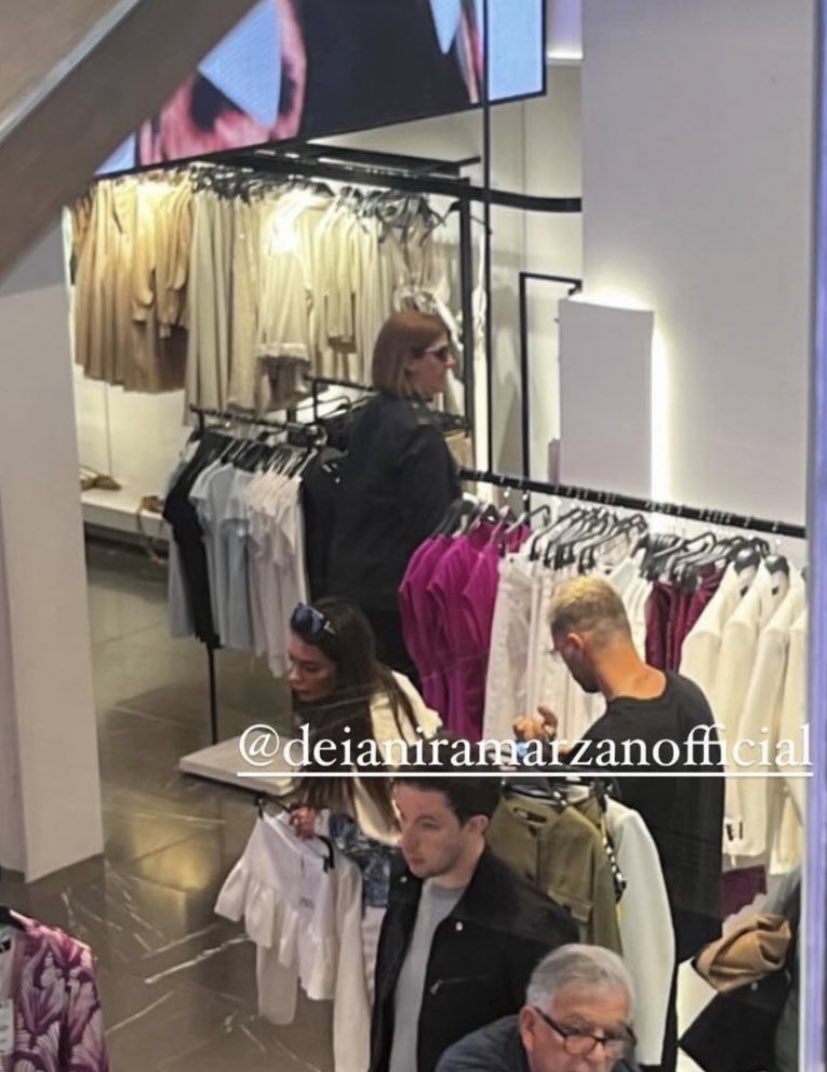 La bellissima sarà andata in tutti i negozi di Milano alla ricerca di outfit matchati con il surfista 🛍️✨✨✨ #sergetti