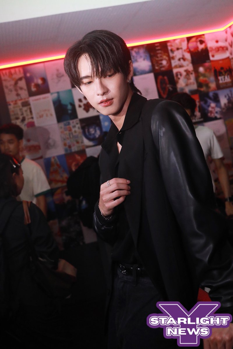 “พูห์​ กฤ​ติน​” ร่วมยินดีกับ “แจ๊คกี้​ จักริน​” ในงาน ‘OTH ENTERTAINMENT PRESS CONFERENCE’

OTH PRESS CON 2024 
#OTH_PressConference
#OTH_Ent #OnTheHorizon
#ppoohkt