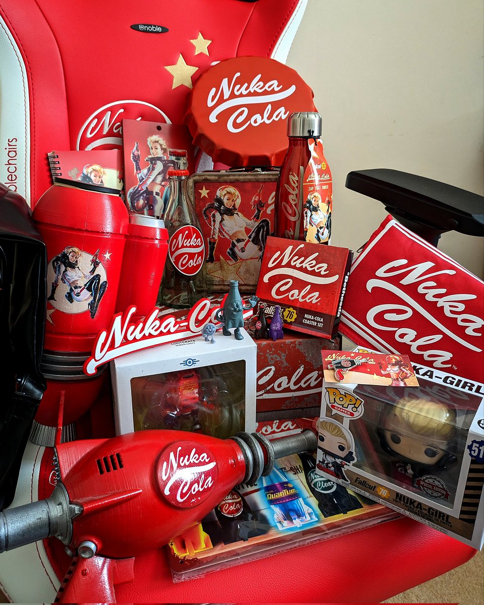 🥤Just a girl who loves Nuka Cola! ✨

➡️@_Jake_Watts_ Printed my Thirst Zapper and Jet Pack, and Nuka Cola keyrings!
➡️@overclockersuk Gifted the Nuka Cola @noblechairs 😍

#nukacola #nukacolacollection #fallout #noblechair #nukagirl #falloutcollection