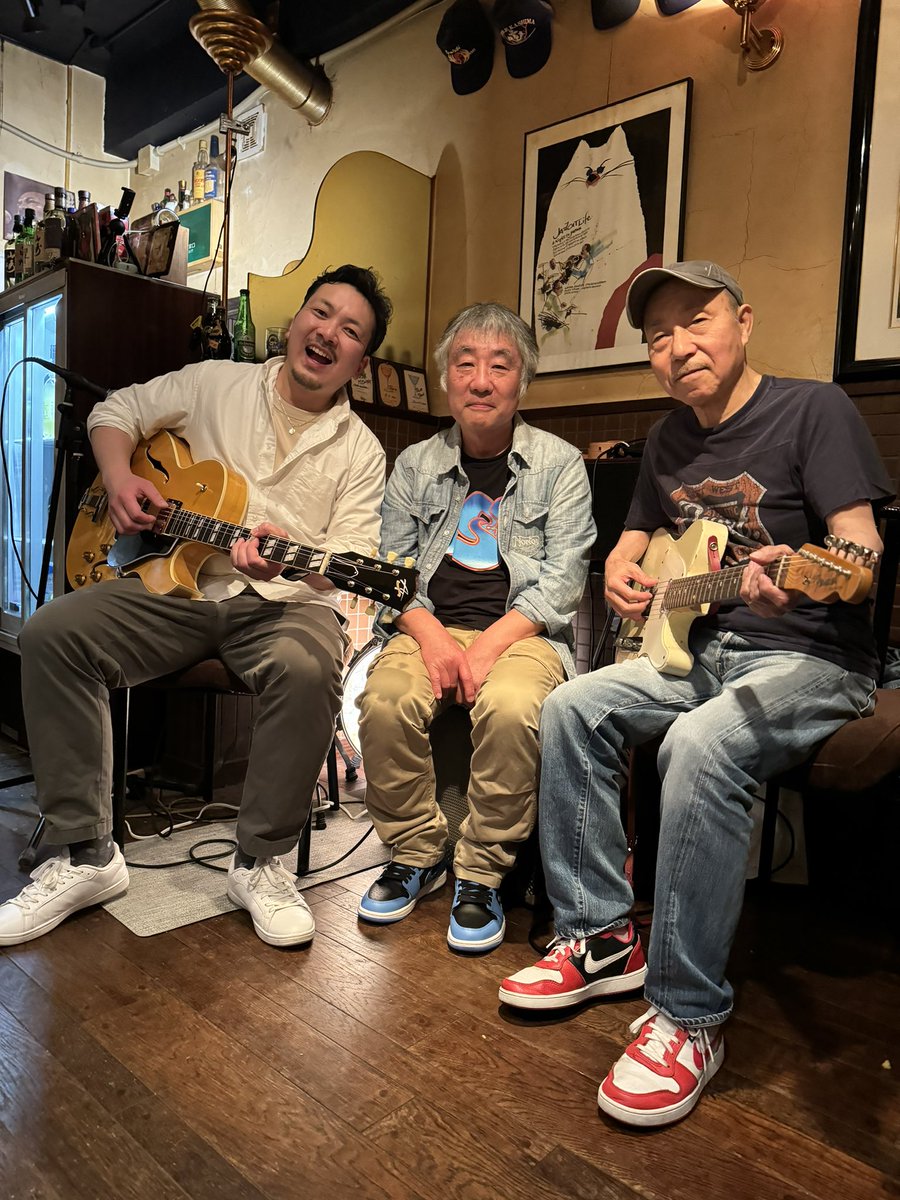 5月2日のブライアン酒場に次いで6日にKENT倶楽部で長洲辰三さん＋小林憂旗さんのBLUES LIVE in YOKOSUKA第2弾を大盛況で終了しました。ライブ後にはセッションもあり遅くまで盛り上がりました。ご来場いただいた皆様、ありがとうございました。また近いうちに続編をプロデュースさせていただきます。