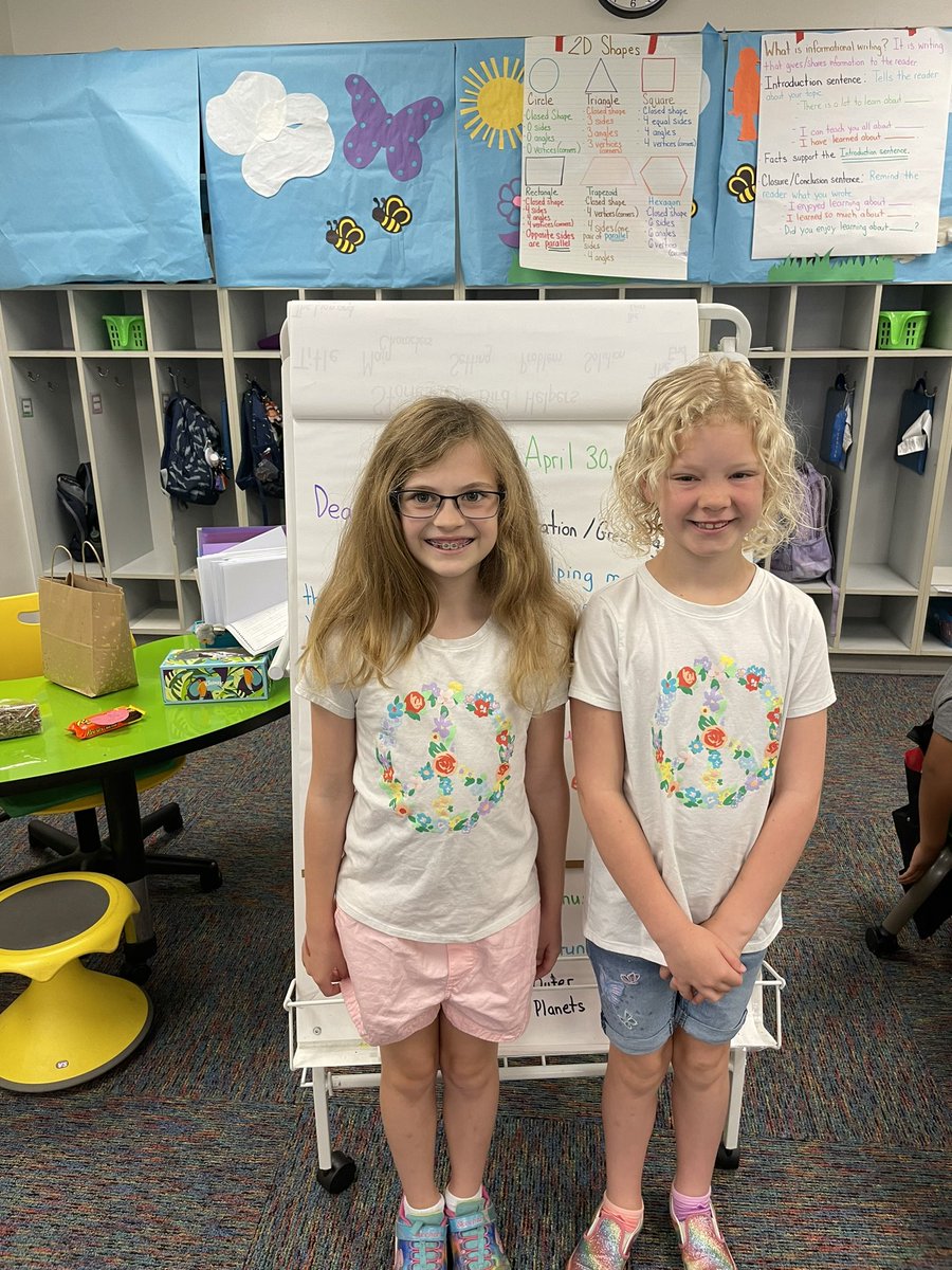 Monday twinning, these girls have became really great friends this year.💚🌸🪻<a href="/LHECMES/">Lincoln HeightsECMES</a> #twins #firstgradesmarties
