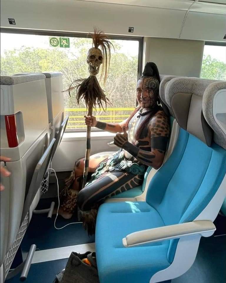Nunca esperaron ver a un Maya en el tren maya🤣🤣🤣🤣