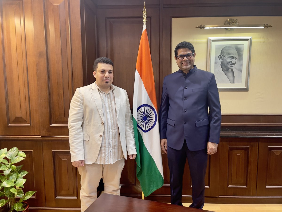 Mr. Hussain Hubbail, a writer and graduate from Bharti Vidyapeeth Deemed University, Pune called on Ambassador H.E. Mr. Vinod K. Jacob at @IndiaInBahrain. He shared his experiences during his studies in Pune and travels in India.