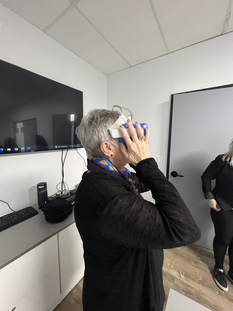 MikeShoreman's tweet image. Thanks to the amazing team at @remax for having me today! Virtual reality was a lot of fun and a big hit!