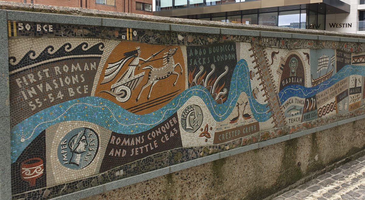 Belated #MosaicMonday post for the Queenhithe Mosaic on the #ThamesPath National Trail linking to 'Being Roman' with @wmarybeard tomorrow 👇 on @BBCRadio4 @Ramblers_London @RiverThames @tidalthames @TheTilbury @thisisyogic