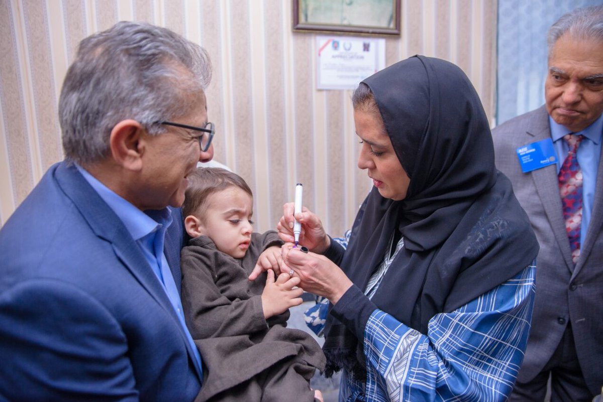 It was a pleasure to meet HE @PakPMO, and his cabinet, in my first visit to #Pakistan as @WHOEMRO Regional Director. H.E. reaffirmed his commitment to contribute to the health and well-being of the Region. Pakistan is determined to #EndPolio, and we appreciate the Government’s…