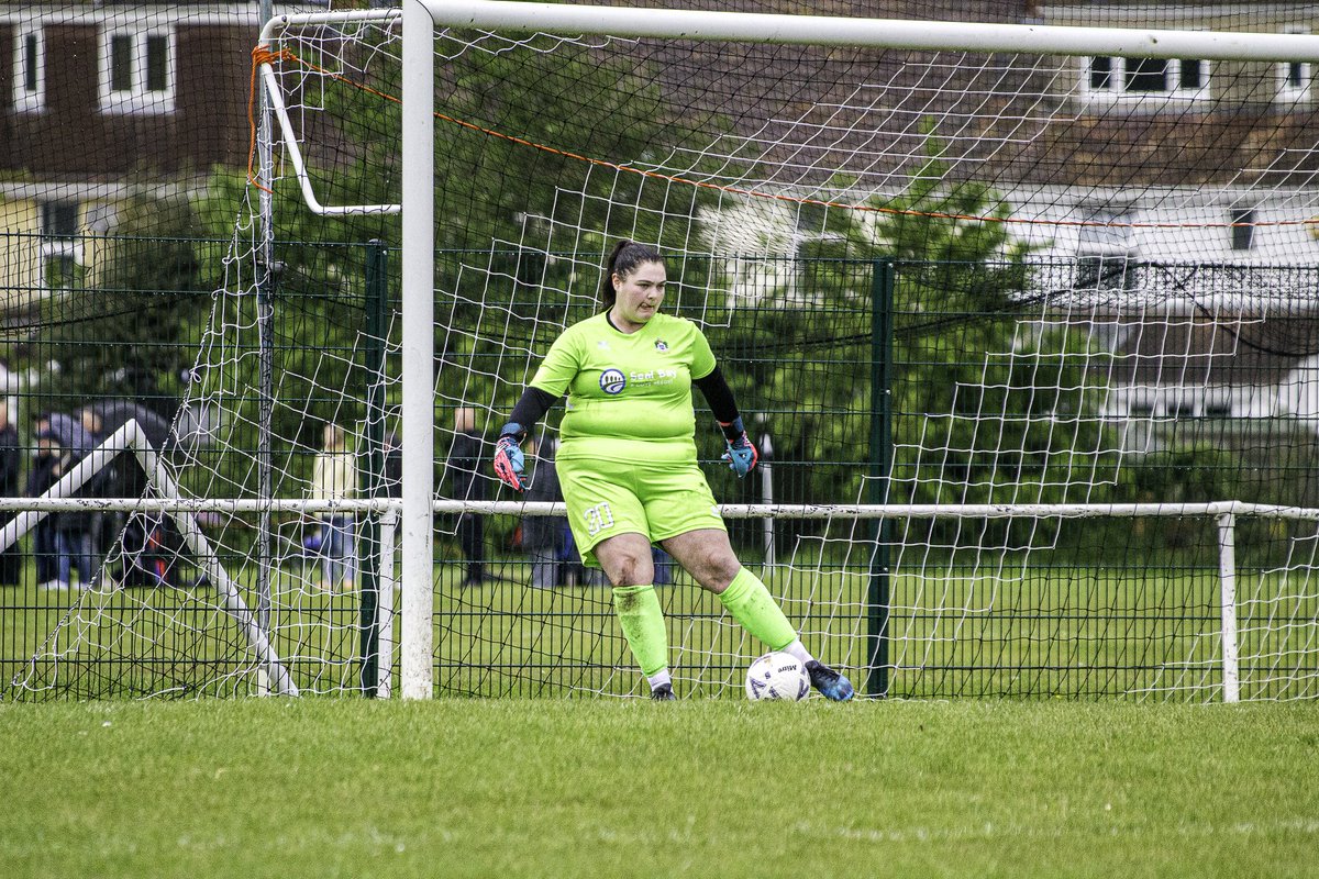 How good was it to see 🦭's No. 1, Millie Delamont, back between the sticks following her suspension?! 📸 @McGuffin_Media #UpTheSeals🦭 #UTS🦭 #Selsey #womensfootball