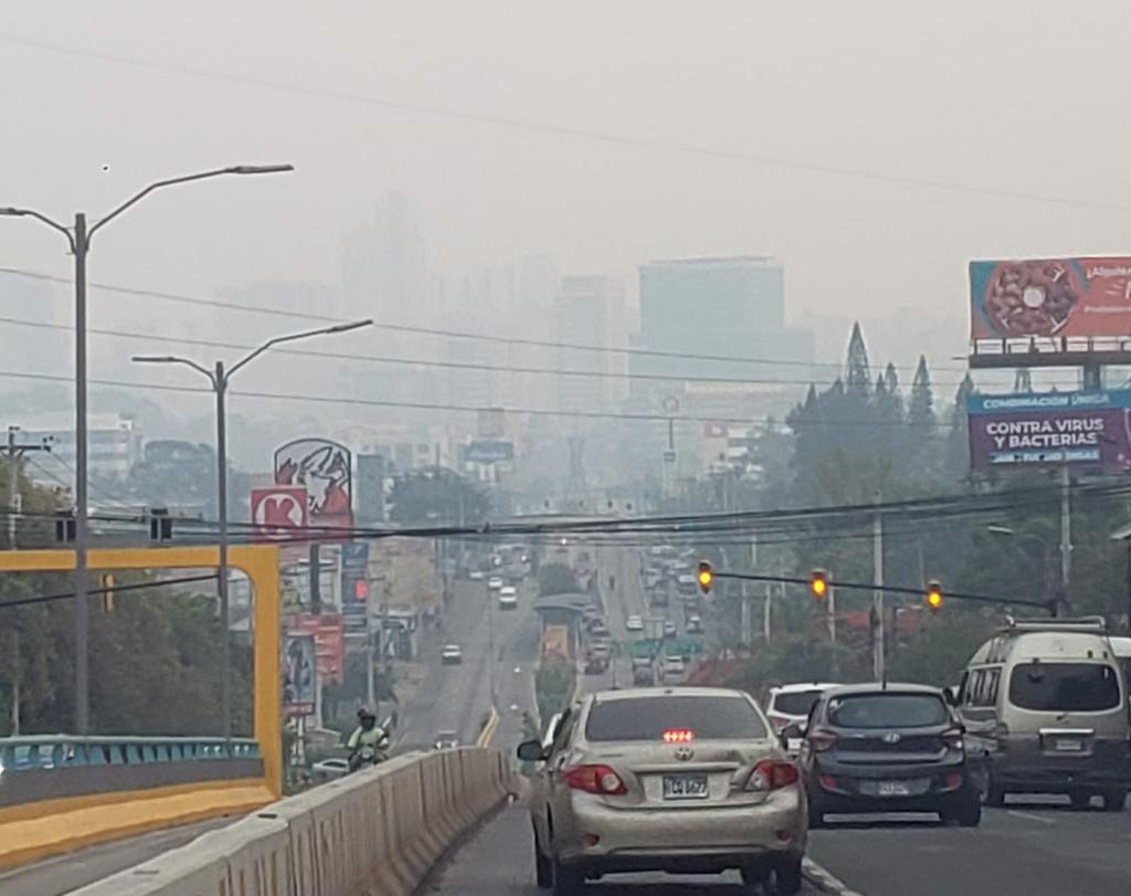 #NOTICIAS -🚨 LO ÚLTIMO 🚨
Tegucigalpa alcanzó el primer lugar como la ciudad más contaminada del mundo.
El sitio IQAir informó, que la calidad de aire que respiran los capitalinos para este lunes 6 de mayo, es 'muy perjudicial'.
Use Mascarilla por favor.
#NoticiasRosales