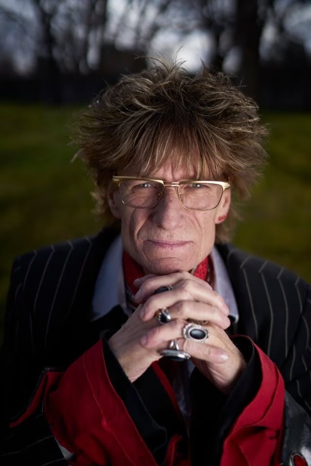 Well we’re 10 minutes into #spaceyunmasked and some huge revaluations already. Kevin’s Dad was a Nazi and his brother is Rod Stewart.