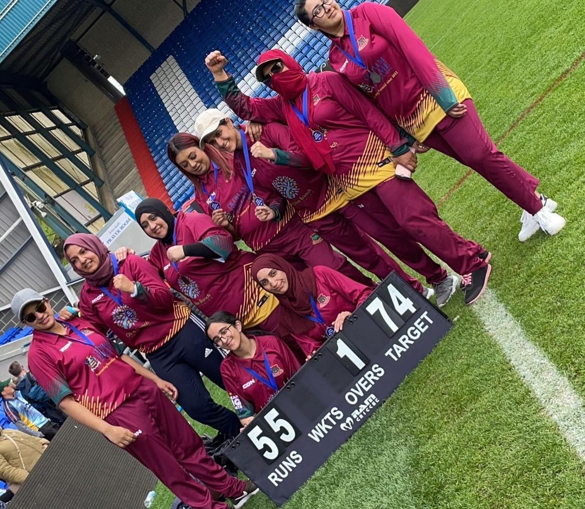 Our women's team were at @OfficialOAFC today for the cricket world cup event. They had a great time and managed to win their game #OldhamHour