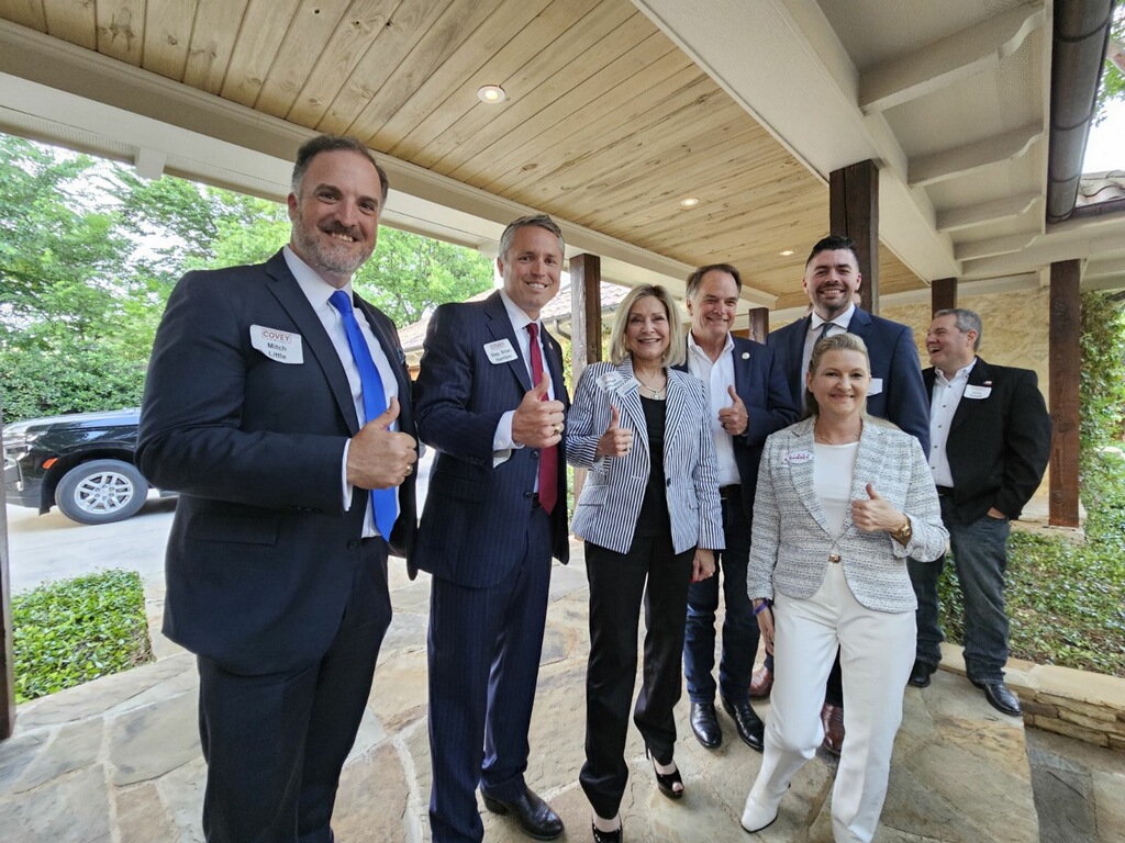 Thumbs up for Keresa Richardson! #AskKeresa #KeresaRichardson #KeresaForHD61 #ConservativeRepublican #TexansFight #RunoffElectionMay28th2024 #VoteForKeresa #TexasHD61