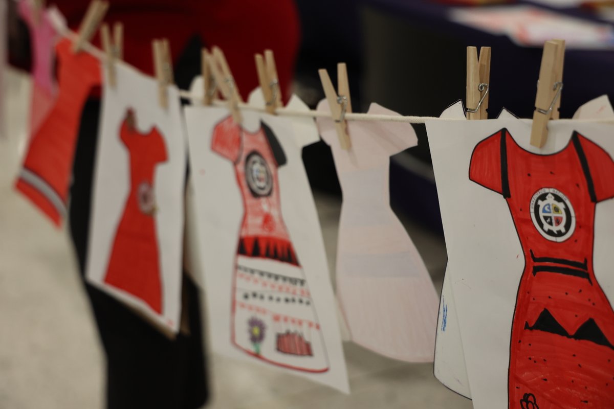 Red clothing/dresses are symbols of the numerous Indigenous, Native American & Alaska Native women who've been murdered or are missing. To learn about the movement, visit the exhibit #AtThePlaza hosted by OCFS & our partners @NYSDCJS, @nysotda, @NYSCADV, & Tribal Nations. #MMIP