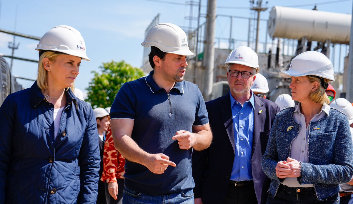 🇺🇸 supports 🇺🇦 energy resilience and security in the face of Russia’s targeted attacks on Ukrainian infrastructure. Proud to launch @USAID’s SPARC program to enhance reliability, affordability, + security of Ukraine’s electricity, natural gas, and district heating sectors (1/3).