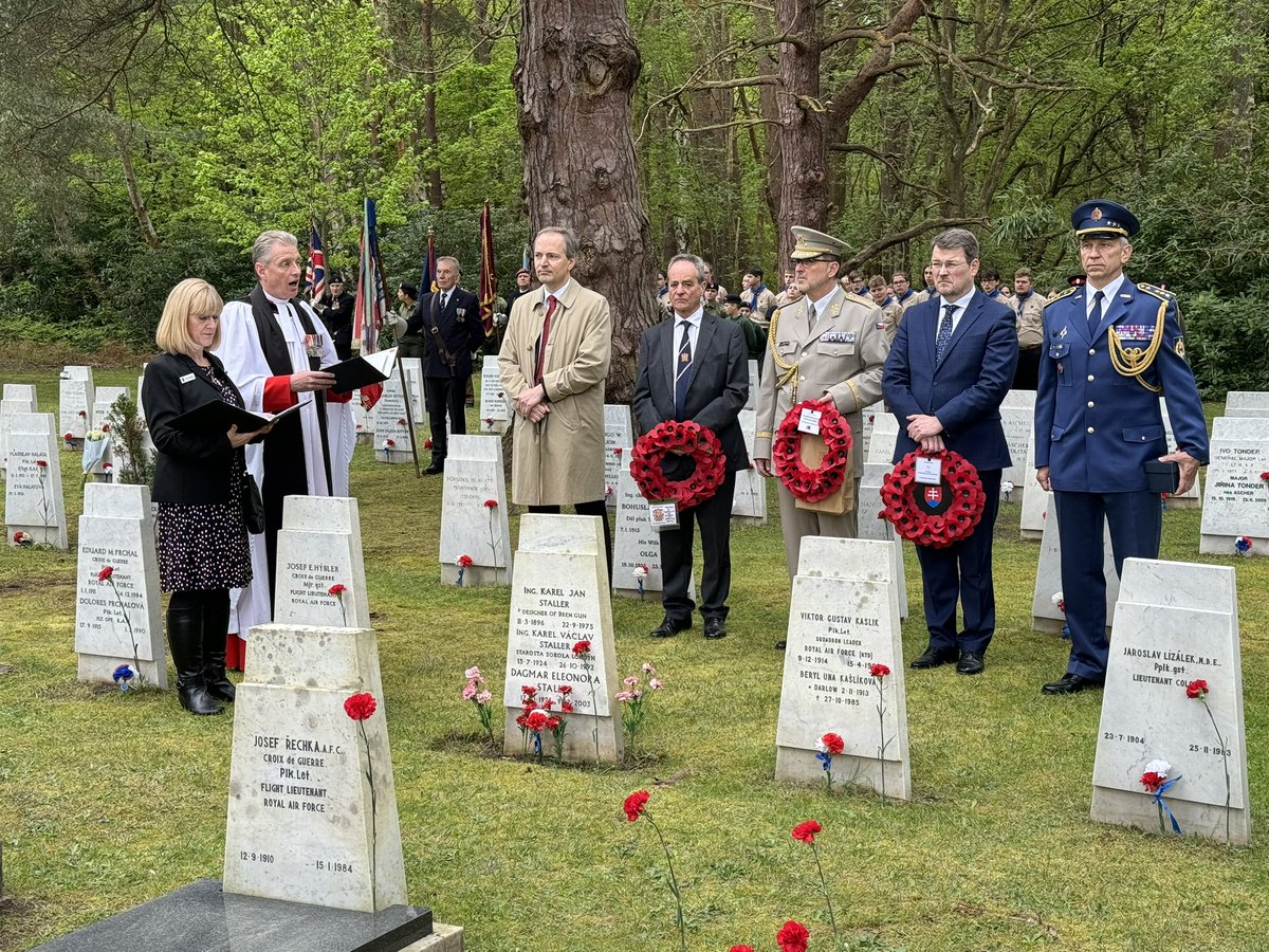 As every year, representatives of @czechlondon took part in the traditional ceremony at Brookwood Military Cemetery organised by the @mafcsv, to commemorate all the Czechoslovak servicemen who served in the UK during #WWII.