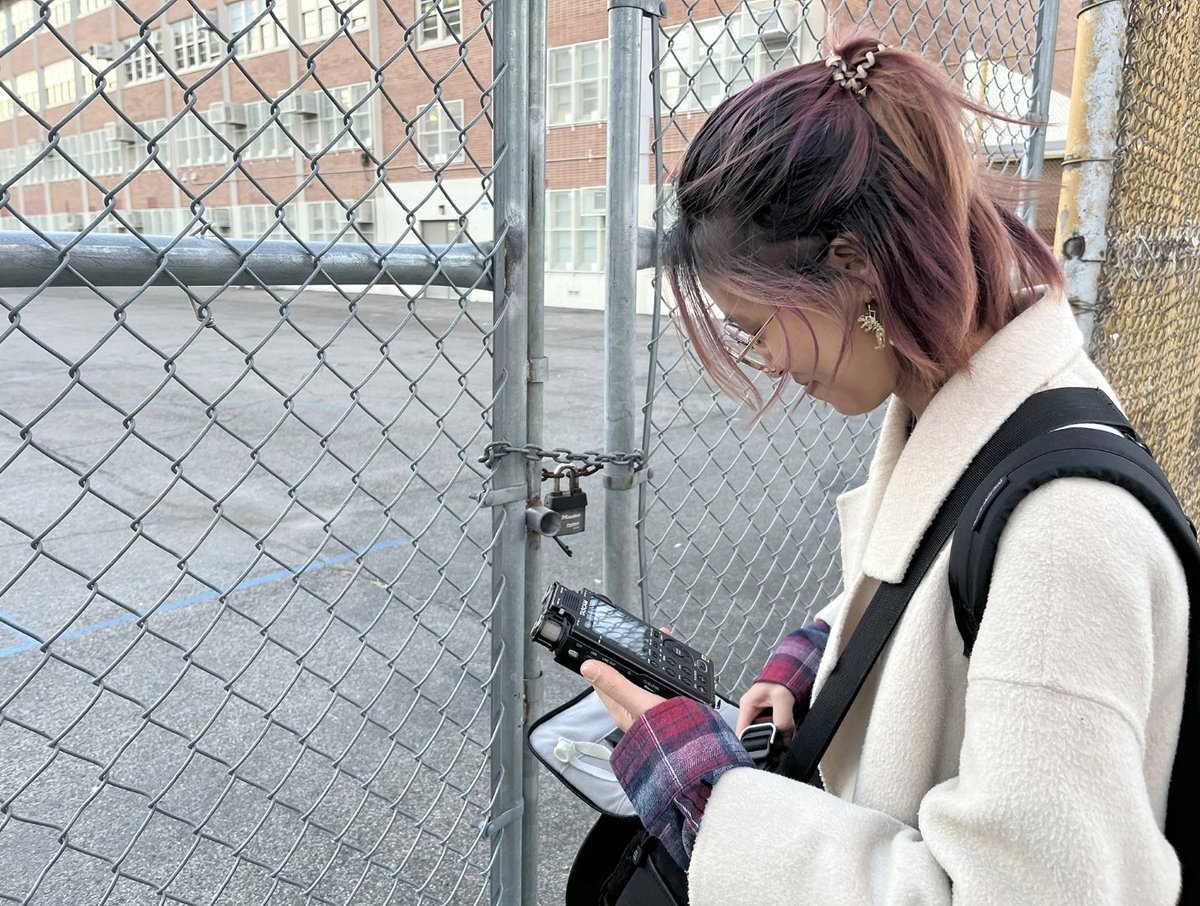 Feet in 2 Worlds tweet media