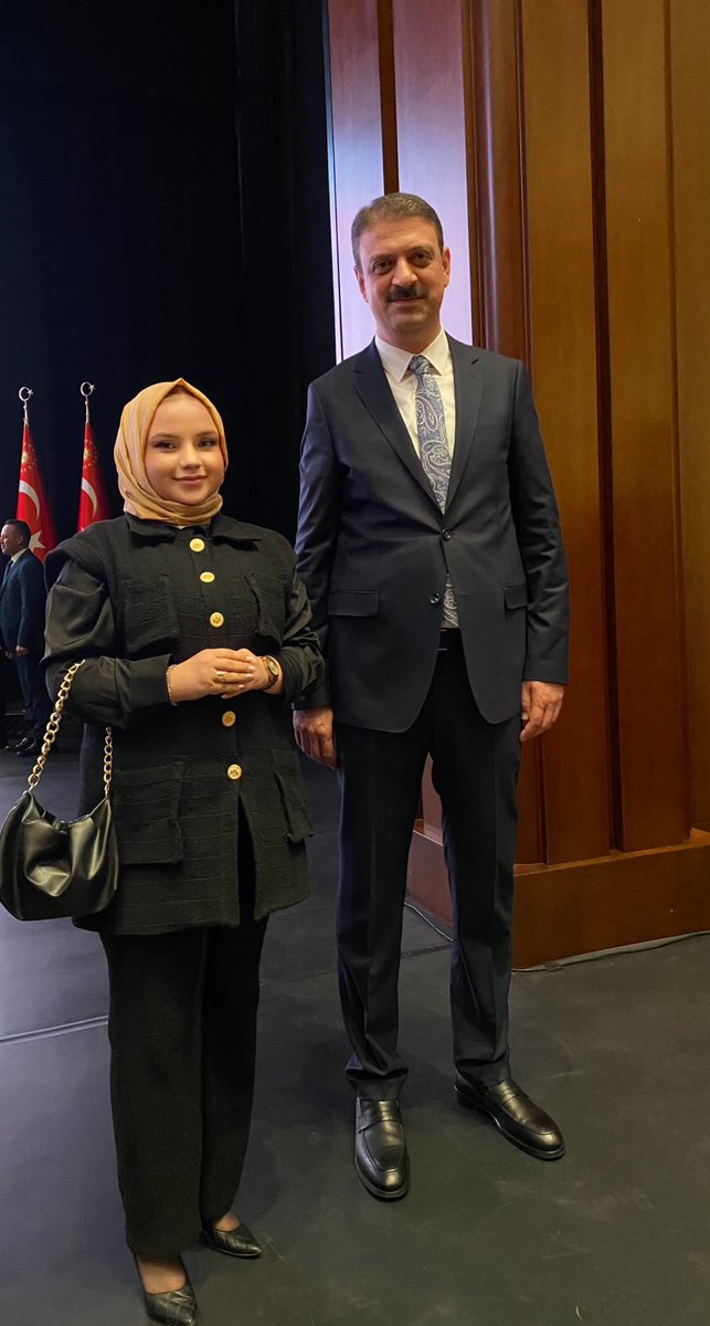 📍Beştepe Cumhurbaşkanlığı Külliyesi

Bugün Vakıflar Genel Müdürlüğü tarafından 100. Yıla özel düzenlenen Vakıf Haftası programında toplu açılış törenine Saygıdeğer büyüğüm Sinan Aksu’nun daveti üzerine katılım sağladım. Tarihin tarihine bizleride şahit ettiğiniz için teşekkürler