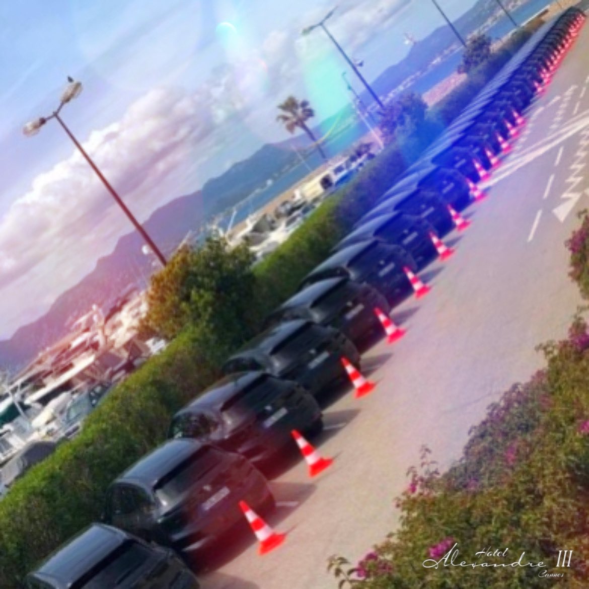 HotelAlexandre3's tweet image. Endless. 

#endless #endlessly #bmw #festivaldecannes #sansfin #cannesfilmfestival #bienvenueaCannes #welcomeback #cotedazurfrance #cannessoleil