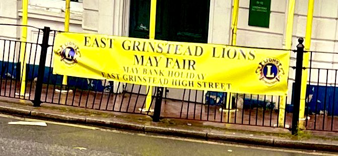 ☔️Lovely & very soggy afternoon & much time in the pub drying off-with @EdGod2005 @John_Belsey @CllrJRussell46 & many others at a very soggy May Fair-Huge well done to all the exhibitors, the groups, organisers @Grinstead_Lions & charities & the Mayor @frazerv for making it a fab…