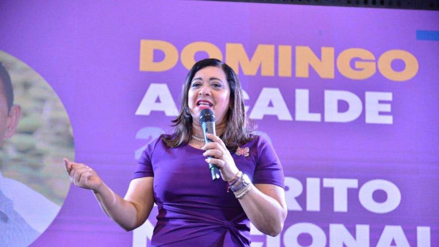 DiarioLibre's tweet photo. 🗳 |#PolíticaDL| Sandra Abinader anuncia su apoyo a la reelección del presidente Abinader.
🔗https://t.co/qr6JiNSatM
#DiarioLibre #PLD #SandraAbinader https://t.co/YrPelKNGer