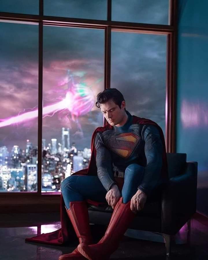 #DavidCorenswet con el traje de #Superman para la próxima película de #JamesGunn 

#xarliclub