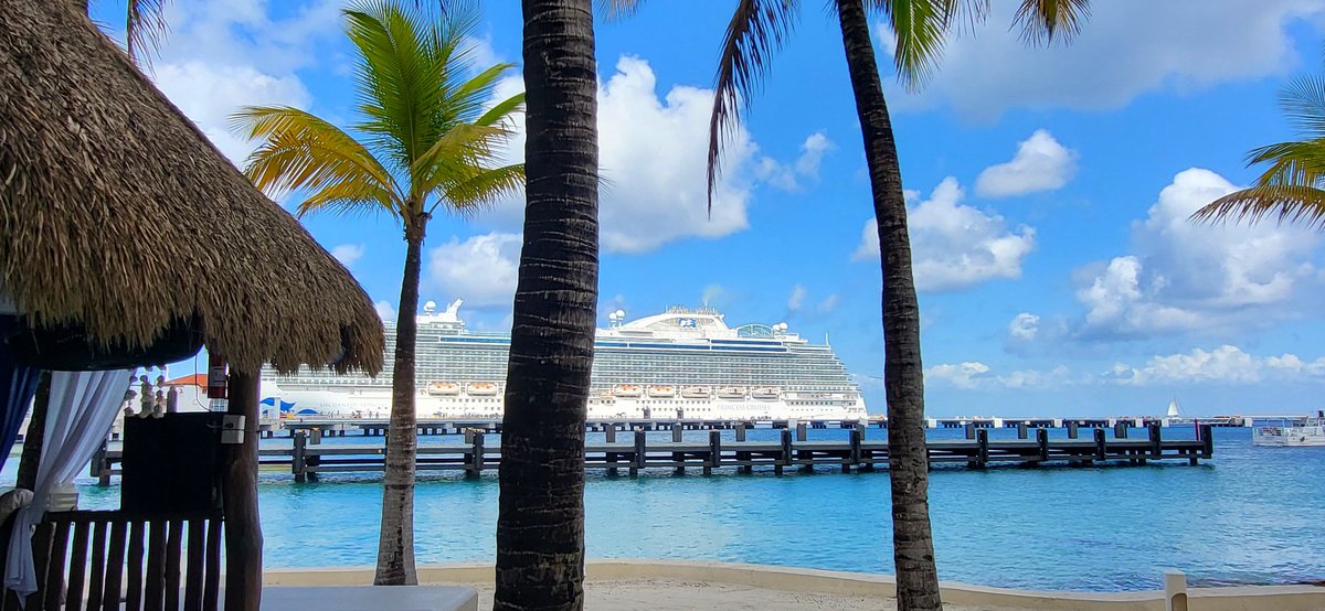 Current weather conditions from Cozumel #Mexico. A high probability of this doesn't suck. #ShareYourWeather