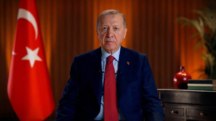 🗣️ Erdoğan: “Nefret suçlarıyla mücadele noktasında bundan sonra daha kararlı, cezai açıdan daha caydırıcı adımlar atacağız.”