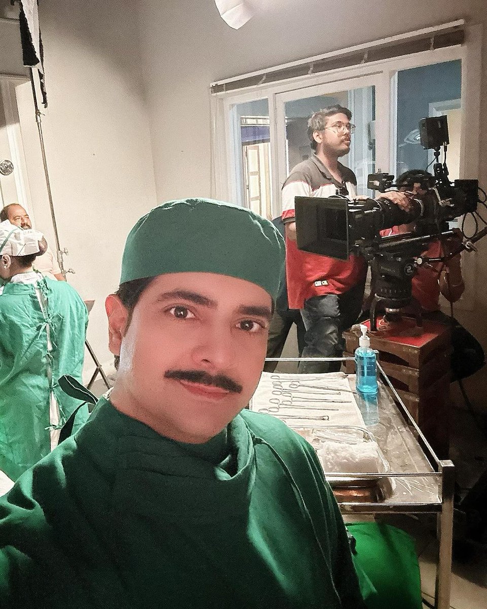 Dr.ManojAgrawal and Mauli on Duty #KaranMehra #Mehndiwalaghar #MehndiWalaGharOnSonyTV #ManojAgrawal @realkaranmehra