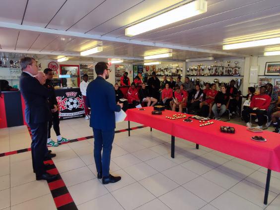 Corzani Olivier (@corzaniolivier) on Twitter photo Félicitations au <a href="/FCFleury91/">FC Fleury 91</a> pour la finale historique de coupe de France.
Un grand bravo à tout le staff, au Président, et, à tous les bénévoles, qui partagent leurs passions du football avec nos jeunes. Cette performance, c’est aussi et surtout la leur.
<a href="/BFMParis/">BFM Paris Île-de-France</a> <a href="/leparisien_91/">Le Parisien | 91</a> Félicitations au <a href="/FCFleury91/">FC Fleury 91</a> pour la finale historique de coupe de France.
Un grand bravo à tout le staff, au Président, et, à tous les bénévoles, qui partagent leurs passions du football avec nos jeunes. Cette performance, c’est aussi et surtout la leur.
<a href="/BFMParis/">BFM Paris Île-de-France</a> <a href="/leparisien_91/">Le Parisien | 91</a>
