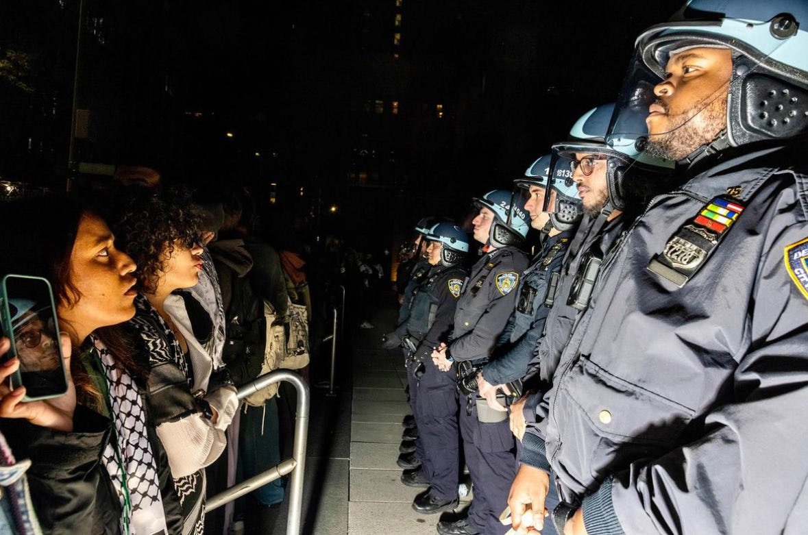 BREAKING: Police arrests in the US of students protesting Israel's mass killings in Gaza have surpassed 2,500. Protests continue at 75 universities with some now canceling graduation ceremonies. (Photo at ⁦Fordham U by Alex Kent.) Historic display of student power.👊⤵️