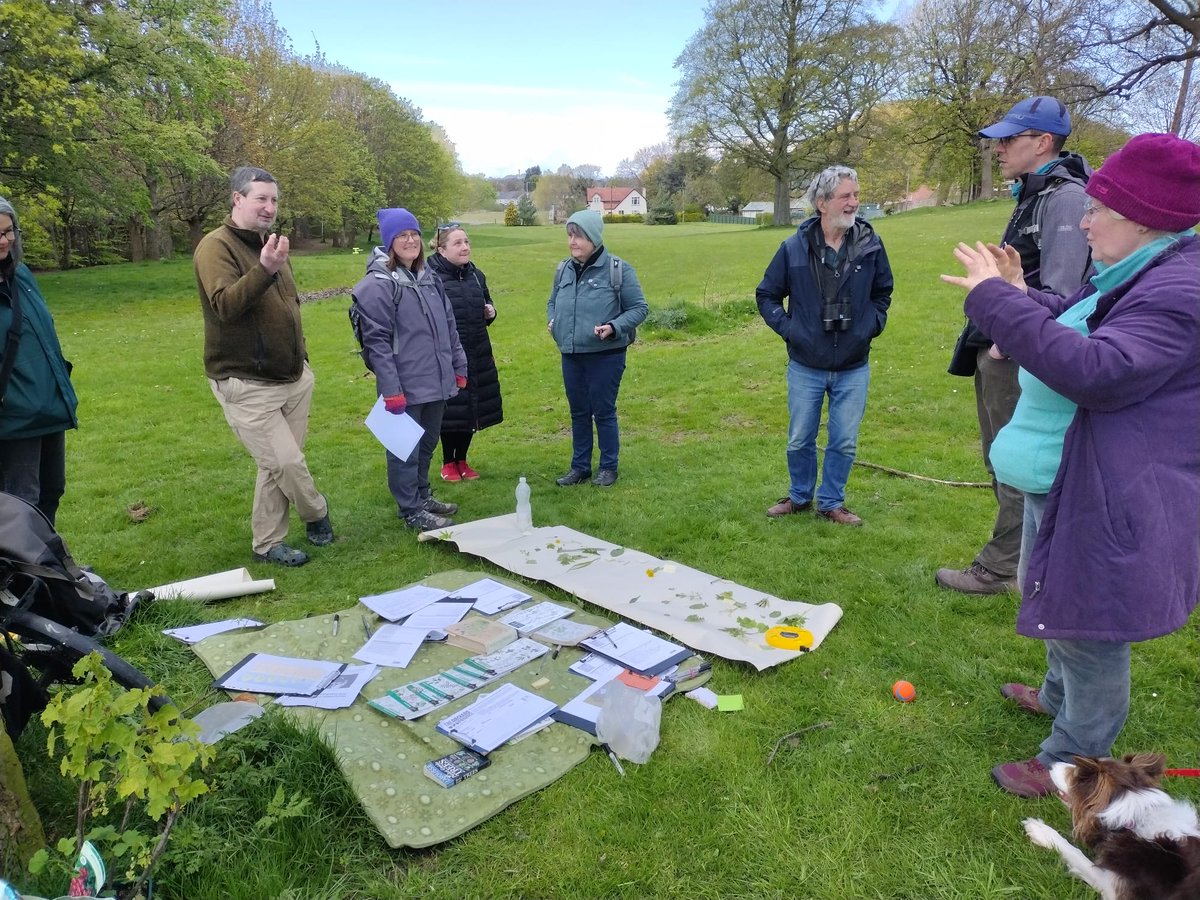 Dreaming up a fruitful future 💭 We met with local residents at The Inch Park in Edinburgh recently for a site survey and orchard planning session. Check out our upcoming bird-watching events, both in-person and online, with @friendsinchpark: bit.ly/3D9WCwa