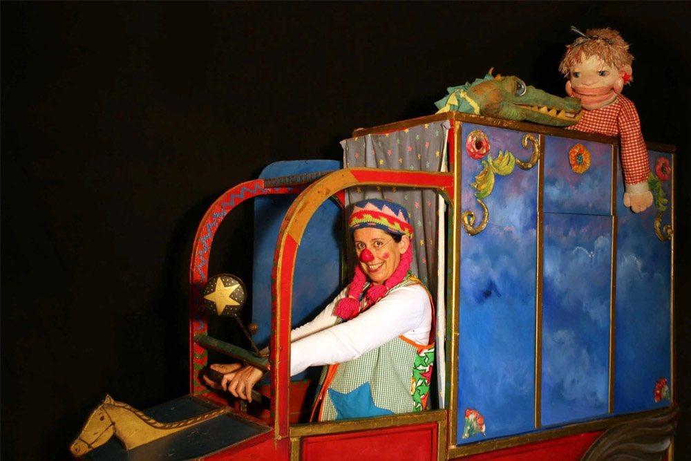 ⭐️ ¡Disfruta en familia del Teatro La Estrella con la camioneta de cuchufleta en el #CCCC⁣! Os invitamos a la proyección de una función y muestra de marionetas, con una charla posterior. 🗒 10 mayo - 18h⁣⁣⁣⁣ Actividad gratuita⁣⁣ con inscripción: consorcimuseus.gva.es/centro-del-car…
