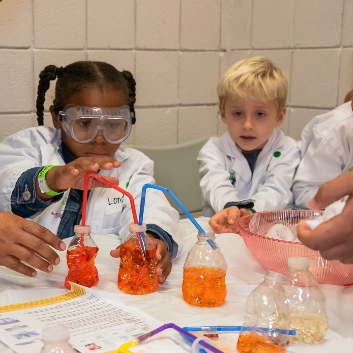 #MemberMonday | Today, we're highlighting @STEMNOLA! They inspire over 5,000 young minds through innovative STEM programs, transforming science, technology, engineering, and math into thrilling adventures! Ready to join the STEM revolution? Learn more: bit.ly/3VL3pX3