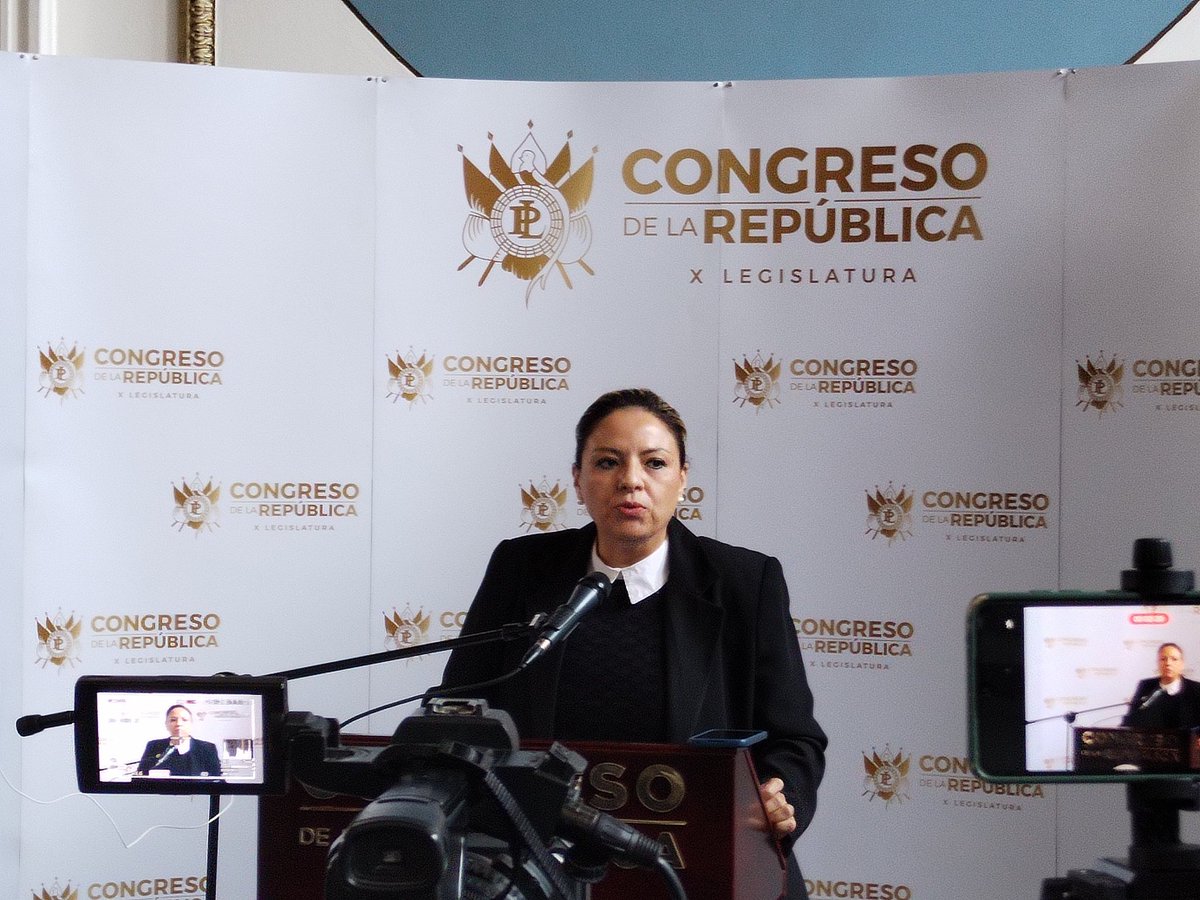 🇬🇹 #NacionalesGt | Diputada Sandra Jovel indicó que no conoce la Iniciativa de Ley presentada por @BArevalodeLeon, Presidente de la República de Guatemala, además que no ha sido consensuada.
