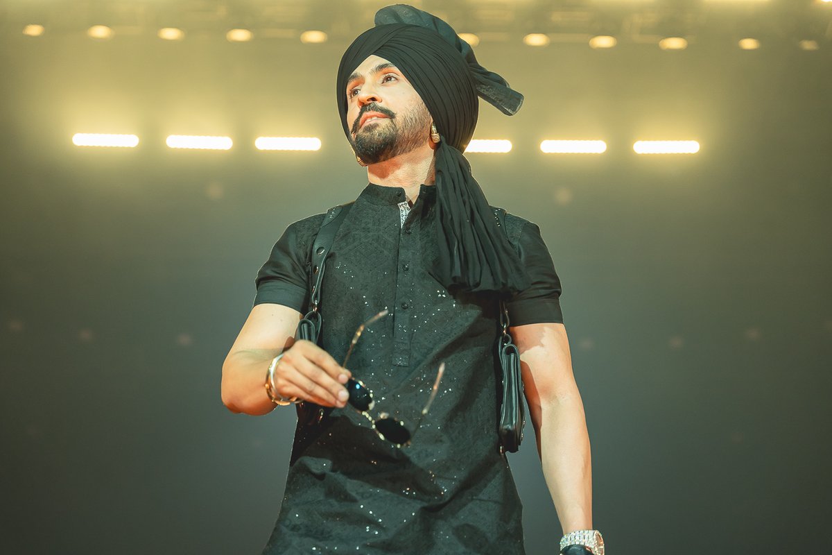 TONIGHT + WEDNESDAY: Legendary Indian artist @diljitdosanjh continues to make history with the Dil-luminati Tour at Rogers Place & Scotiabank Saddledome 🤩🇮🇳 Doors 6:30pm, Show 8pm *all times are subject to change Jhumkas & thumkas are encouraged! 📸: Darrole Palmer