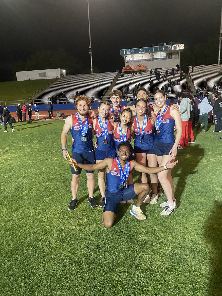 2024 3C2A Northern California Championships. SRJC Men & Women 4x400m Relay winning 🥈& 🥉punching their tickets to the 2024 3C2A State Championships. 
#GoBearCubs🐻🔵🔴