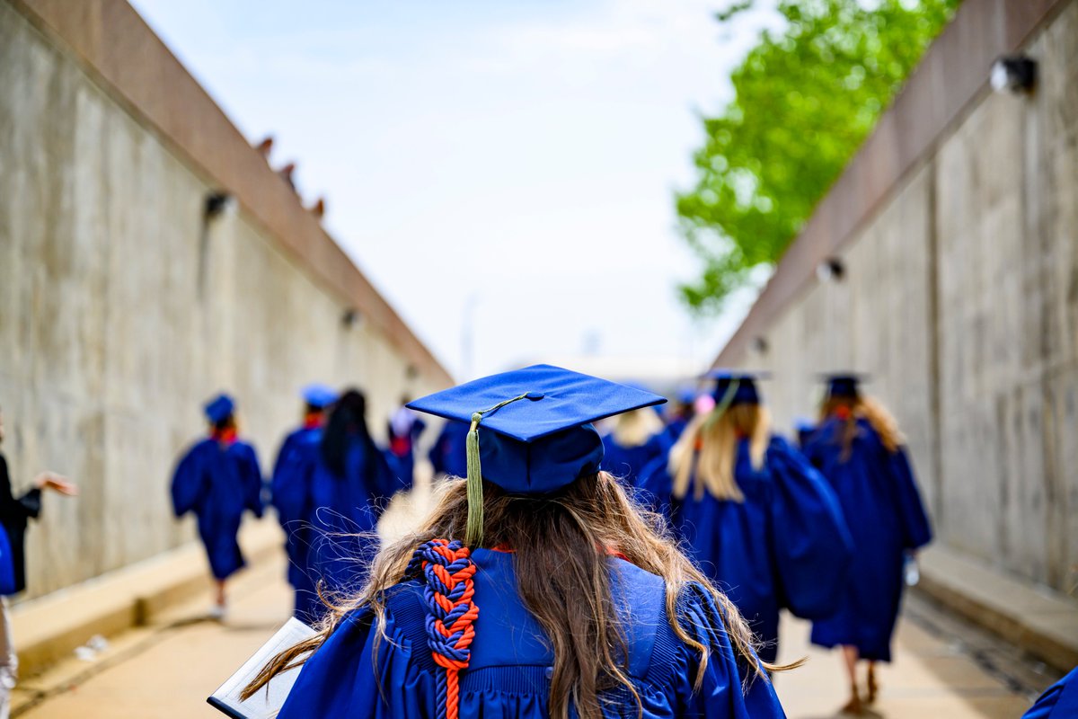 #ILLINOIS Commencement is this Saturday, May 11 at Memorial Stadium. 🎓 🔸 Doors open at 8 a.m. 🔹 Graduates should arrive no later than 8:45 a.m. 🔸 The stadium will enforce a clear bag policy 🔹 Guests are not allowed on the field Visit commencement.illinois.edu for more info.